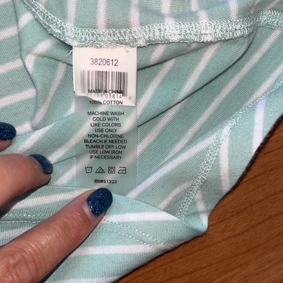 Court & Rowe women’s striped button front Malibu top Crystal sky Size Small - Picture 9 of 9